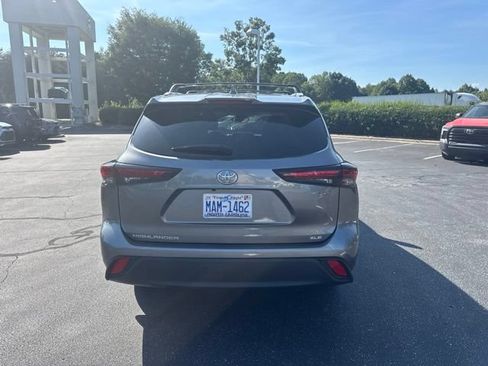 Used 2025 Toyota Highlander XLE AWD/4WD image 5