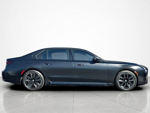 Used 2023 BMW i7 xDrive60 w/ Executive Package 2 AWD/4WD image 6