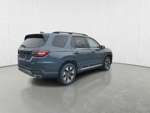 New 2026 Honda Pilot Touring image 9