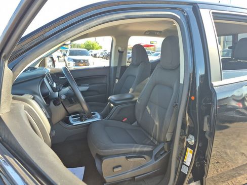 Used 2017 Chevrolet Colorado LT w/ LT Convenience Package RWD image 10