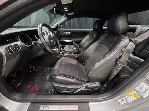 Used 2022 Ford Mustang GT Premium w/ Black Accent Package RWD image 17