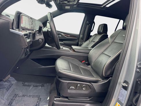 Used 2023 Cadillac Escalade Premium Luxury w/ Performance Package image 13