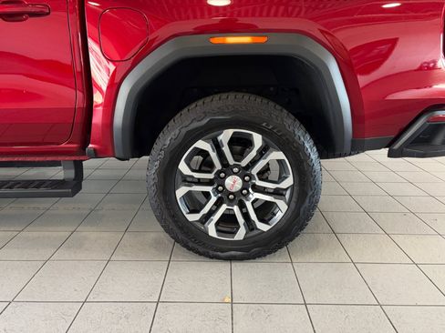 Certified 2024 GMC Canyon AT4 w/ AT4 Premium Package AWD/4WD image 22