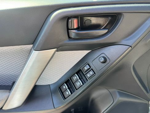 Used 2017 Subaru Forester 2.5i Premium image 15