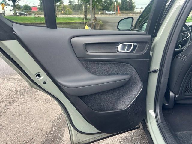 Used 2023 Volvo C40 P8 Recharge Ultimate AWD/4WD image 11