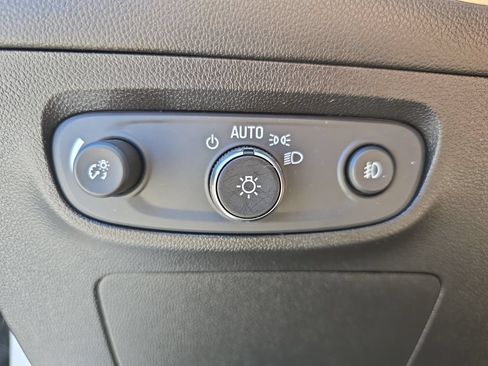 Used 2020 Buick Encore GX Essence w/ Experience Buick Package AWD/4WD image 28