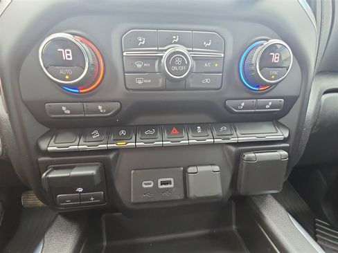 Used 2021 Chevrolet Silverado 1500 LT Trail Boss w/ Convenience Package II AWD/4WD image 17