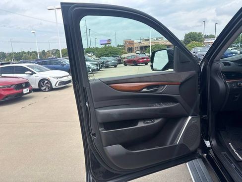 Used 2015 Cadillac Escalade Premium AWD/4WD image 9