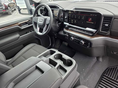 New 2026 GMC Sierra 2500 SLE w/ SLE Value Package; AWD/4WD image 11