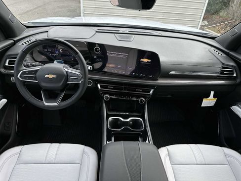 New 2026 Chevrolet Traverse High Country w/ LPO, Floor Liner Package FWD image 15