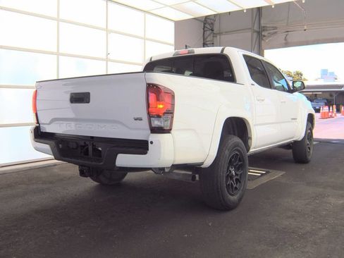 Used 2022 Toyota Tacoma SR5 RWD image 2
