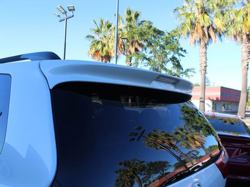 Used 2015 Toyota Sienna Limited Premium FWD image 17
