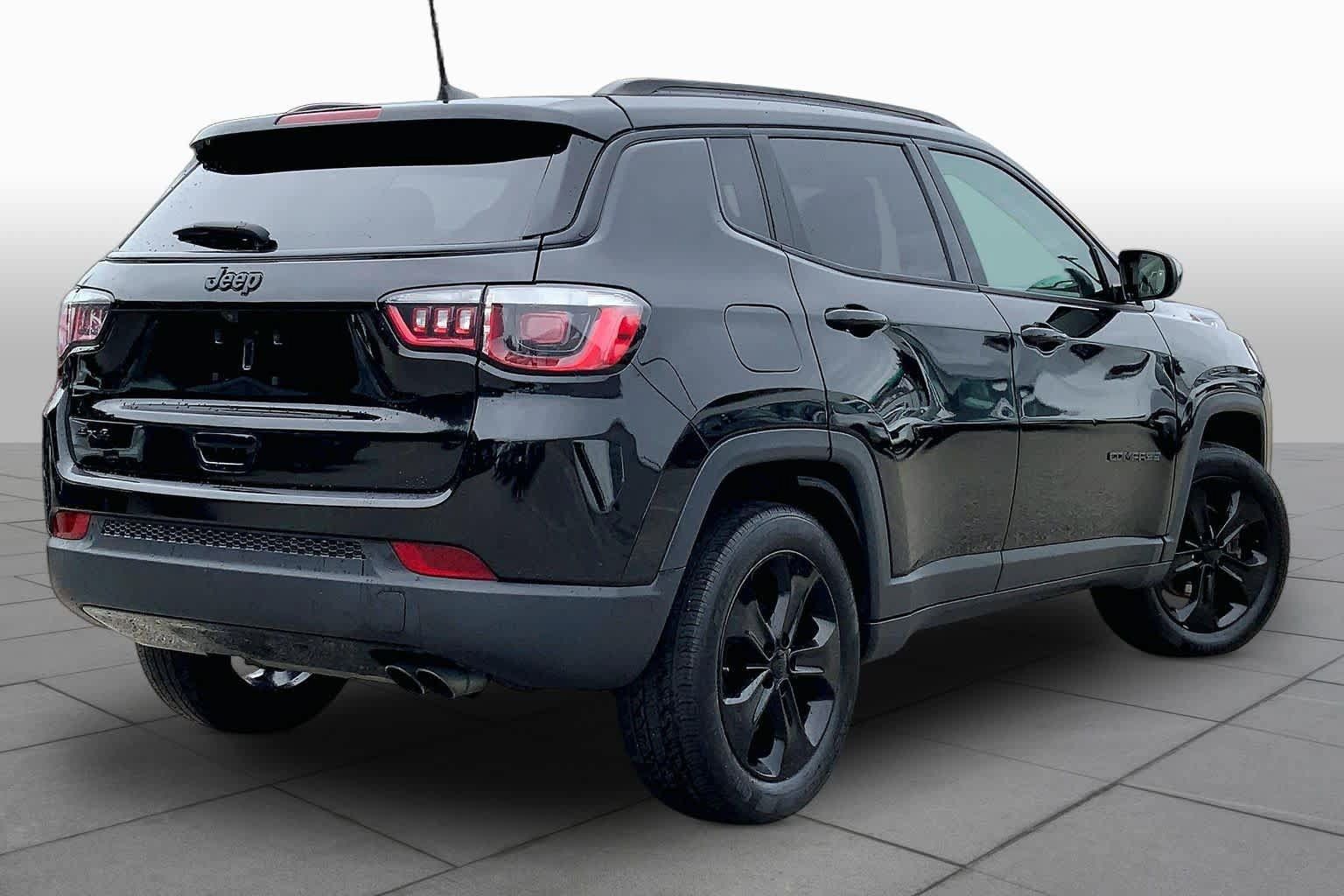 Used 2018 Jeep Compass Latitude w/ Popular Equipment Group AWD/4WD image 13