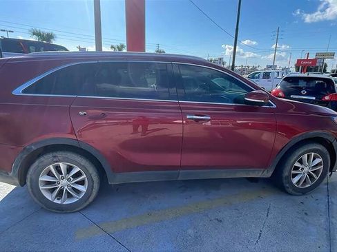 Used 2016 Kia Sorento FWD w/ LX Convenience Package image 4