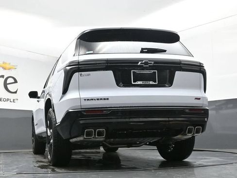 New 2026 Chevrolet Traverse RS w/ LPO, Floor Liner Package FWD image 33