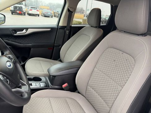 Used 2020 Ford Escape SE image 16
