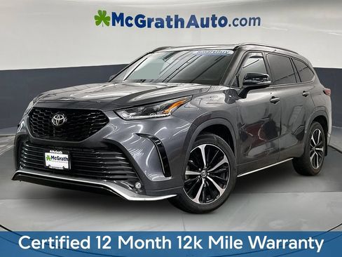Used 2021 Toyota Highlander XSE AWD/4WD image 2