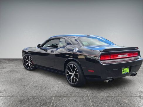 Used 2010 Dodge Challenger SRT8 w/ SRT Option Group II RWD image 7