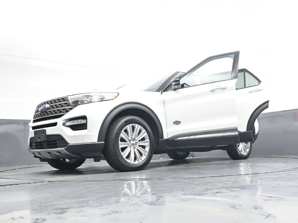 Used 2023 Ford Explorer King Ranch w/ Technology Package AWD/4WD image 44