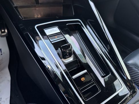 Used 2023 Volkswagen Golf R image 21