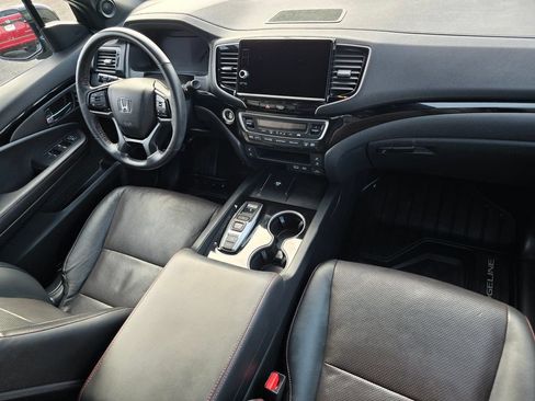 Certified 2024 Honda Ridgeline Black Edition image 18