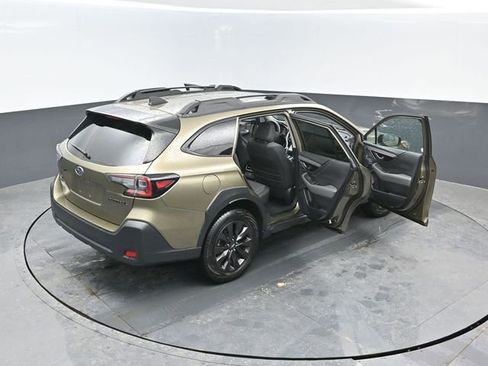 Used 2025 Subaru Outback Onyx Edition AWD/4WD image 25