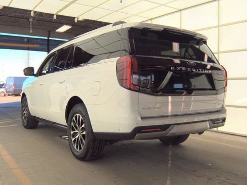 Used 2025 Ford Expedition Max Platinum image 4