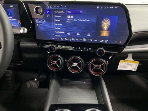 Used 2024 Chevrolet Blazer EV RS image 25