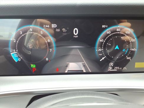 New 2025 Volkswagen Tiguan SE image 11