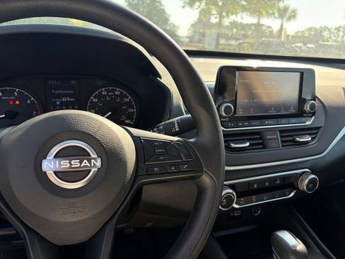 Used 2023 Nissan Altima 2.5 S FWD image 15