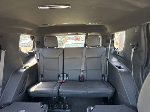 Used 2025 GMC Yukon Denali AWD/4WD image 12