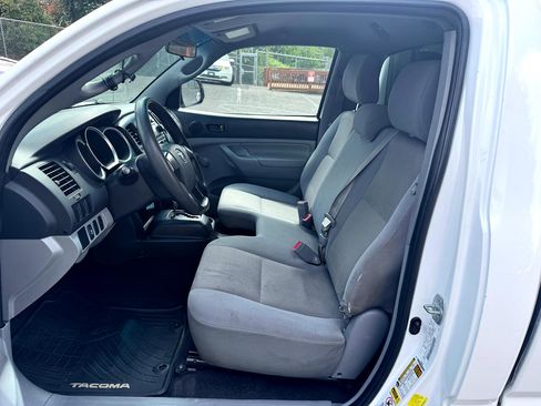 Used 2012 Toyota Tacoma 2WD Regular Cab image 9