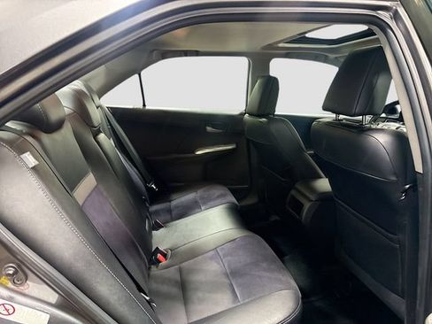 Used 2012 Toyota Camry SE w/ Leather Pkg FWD image 18