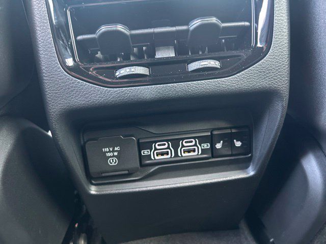 Used 2025 Jeep Grand Cherokee Limited RWD image 20