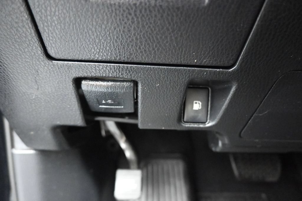 Used 2019 Toyota Highlander Plus AWD/4WD image 26