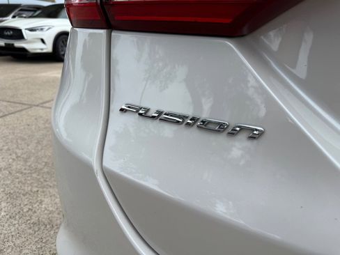 Used 2017 Ford Fusion Platinum image 9