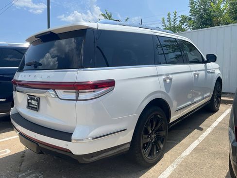 Used 2023 Lincoln Navigator Reserve AWD/4WD image 4