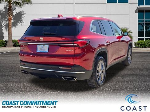 Used 2025 Buick Enclave Preferred w/ Power Package image 5