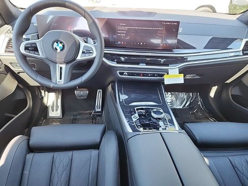 Certified 2025 BMW X7 M60i AWD/4WD image 18