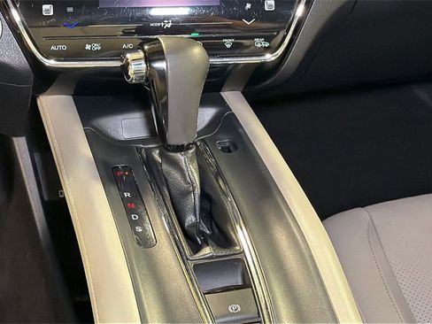 Used 2019 Honda HR-V Touring image 21