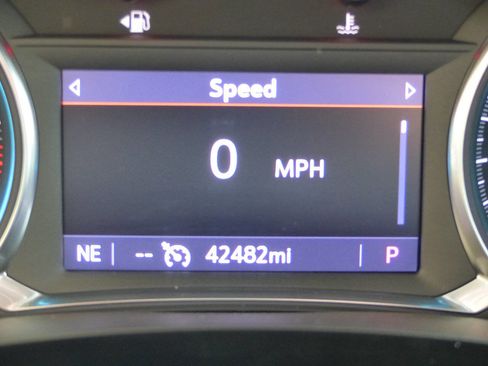 Used 2022 Chevrolet Traverse LT FWD image 53