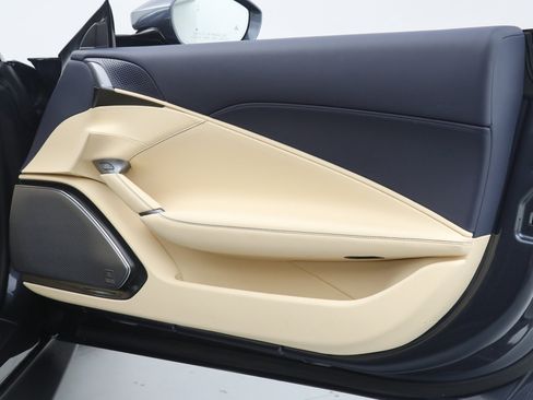 Certified 2025 Ferrari Roma Spider RWD image 19