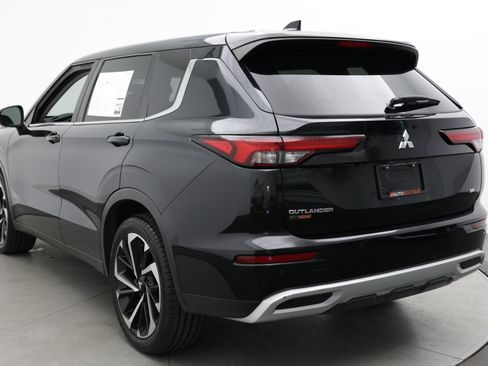 Used 2022 Mitsubishi Outlander SE FWD image 5