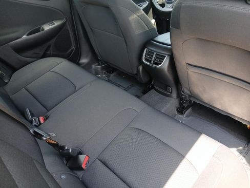 Used 2025 Chevrolet Malibu LT FWD image 18