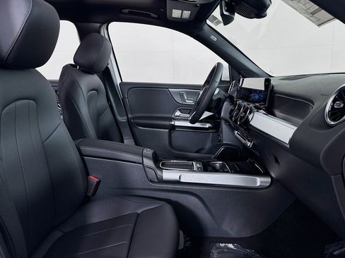 New 2026 Mercedes-Benz GLB 250 image 6