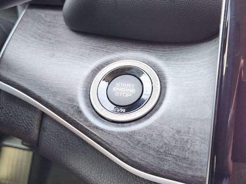 Used 2023 Jeep Grand Cherokee Limited AWD/4WD image 30