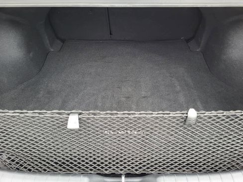 Used 2024 Hyundai Elantra Limited image 12