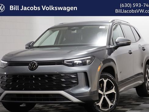 New 2026 Volkswagen Tiguan SE w/ Panoramic Sunroof Package image 1