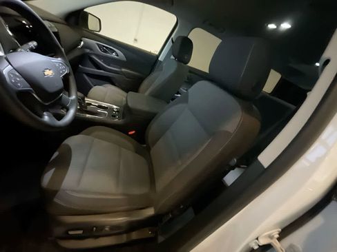 Used 2021 Chevrolet Traverse LS image 11