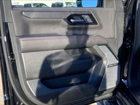 Certified 2025 GMC Yukon AT4 Ultimate w/ LPO, Illumination Package image 21